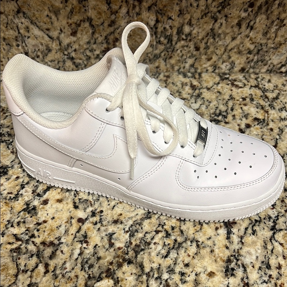 Nike women’s White Air Sneakers
